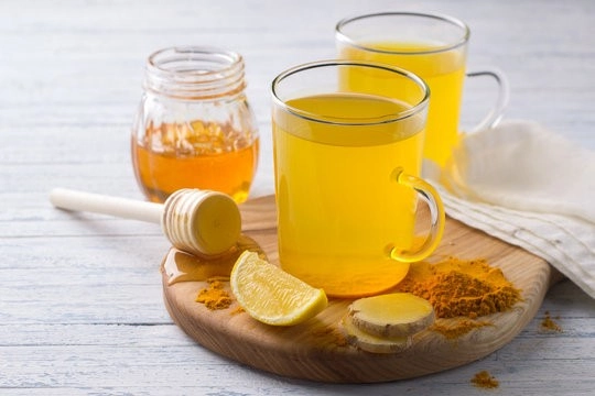 ترکیب زردچوبه و عسل و لیمو برای چی خوبه